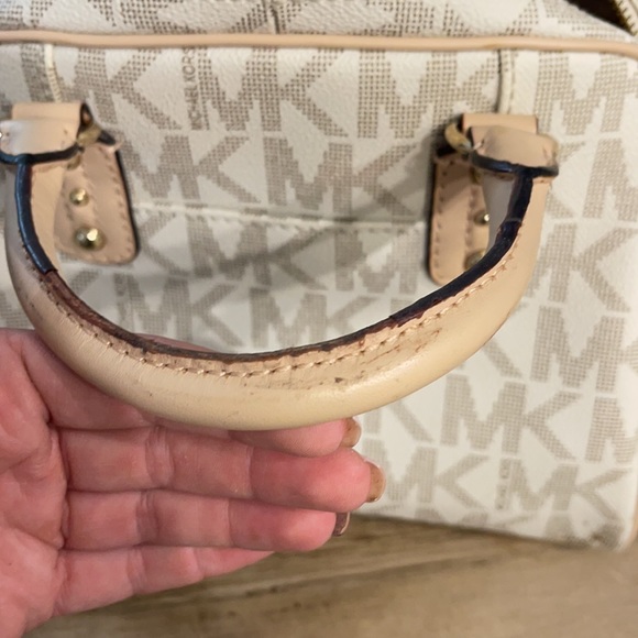 Michael Kors Handbag - Picture 7 of 8